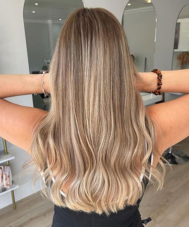 Colour & balayage 15