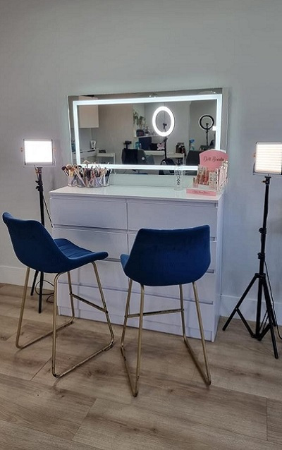 The salon 1